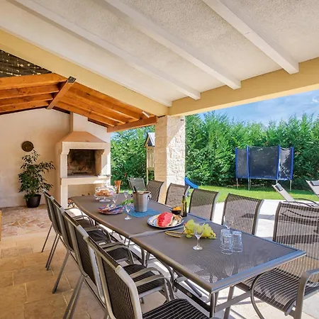 Holiday home Amazing In Naselje Muzini With Wifi
