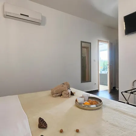 Cozy In Naselje Muzini With Sauna Casa de Férias