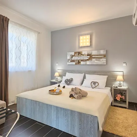 Amazing In Naselje Muzini With Wifi Holiday home *
